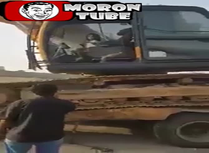 Video :This young child is already proficient at using an excavator for her age